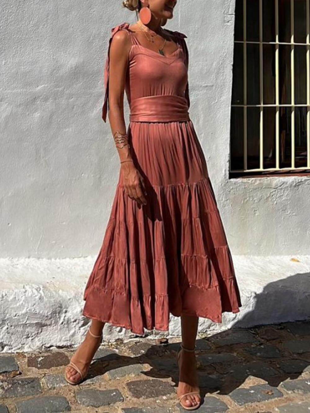 Classic Vintage Dress with a Flattering Fit