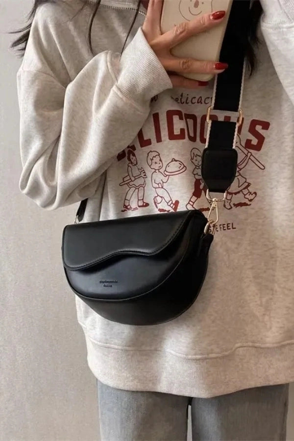 A Vintage Style Bag with Delicate Timeless Details