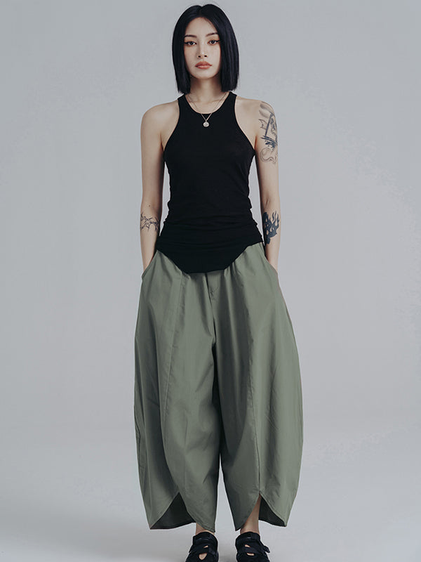 Well Tailored Pants with a Graceful Silhouette