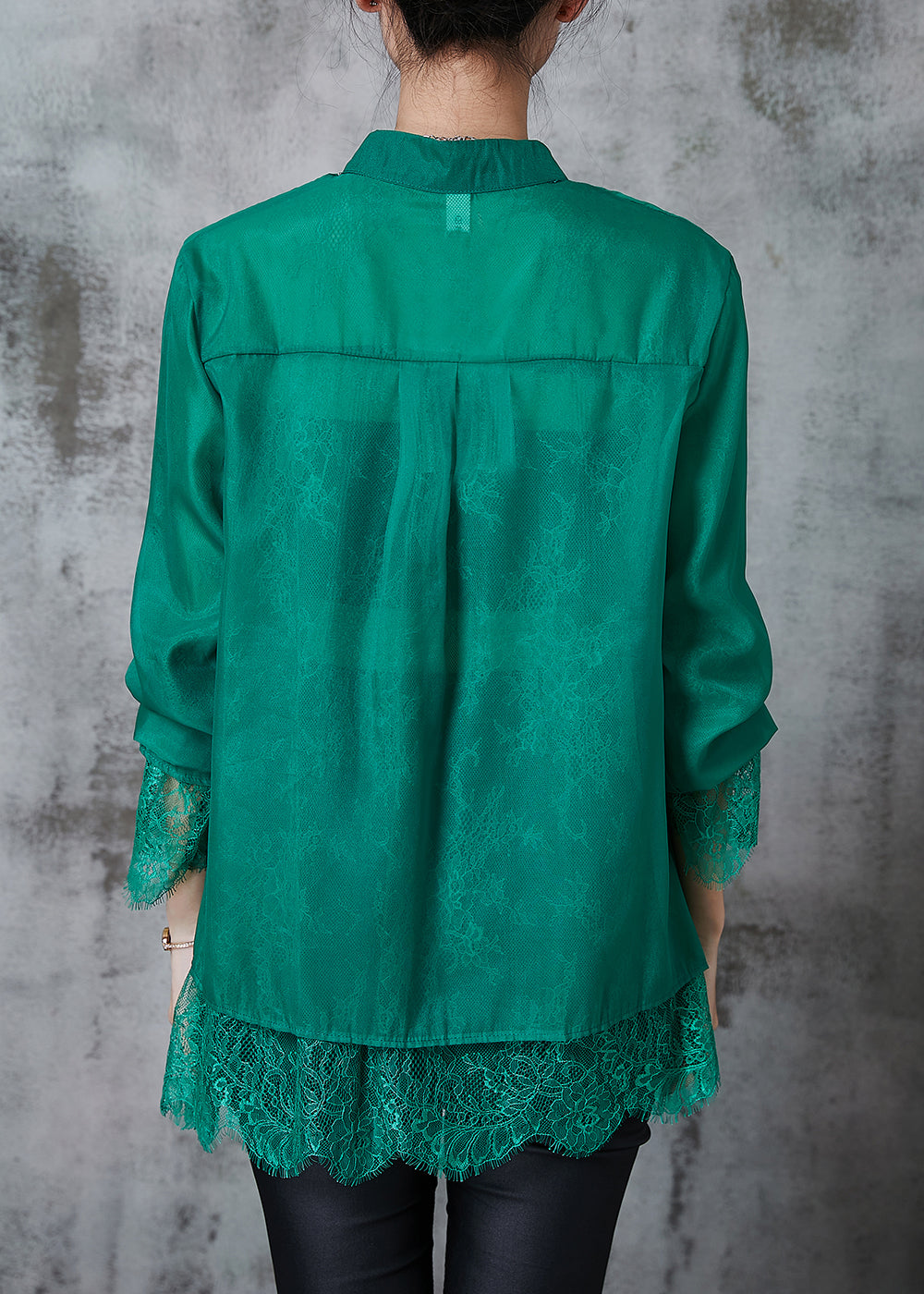 Classic Vintage Shirt with a Flattering Fit
