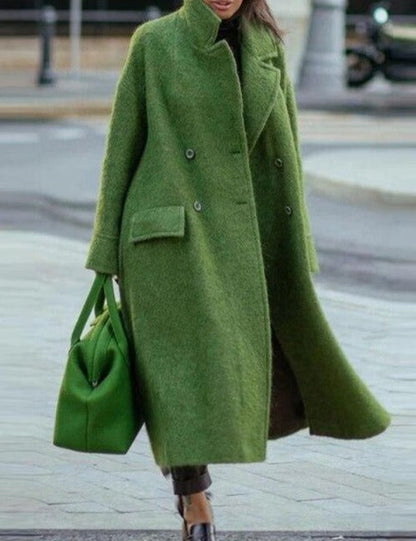 Well Tailored Coat with a Graceful Silhouette