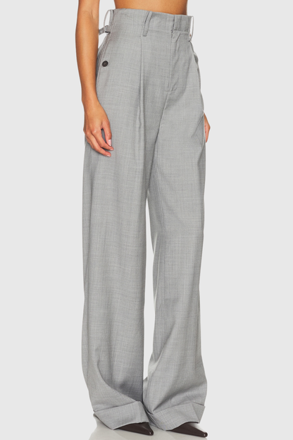 Elegantly Styled Trousers for Everyday Wear