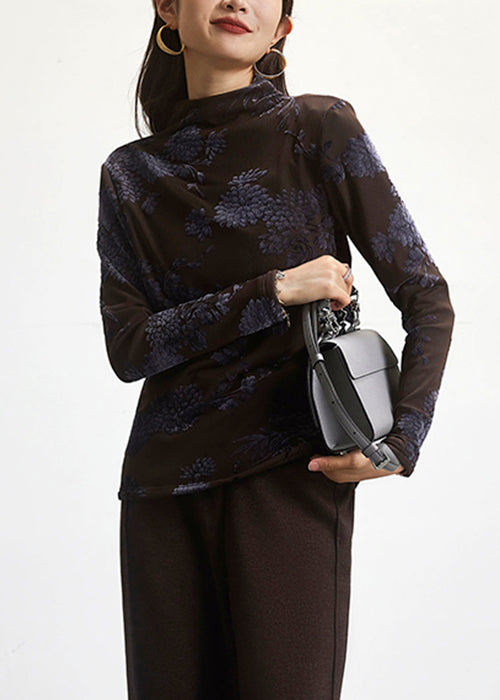 Classic Vintage Blouse with a Flattering Fit