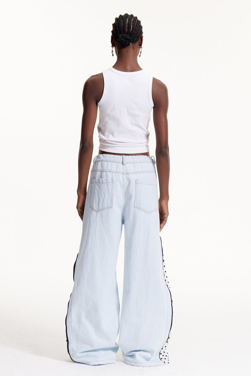 Well Tailored Garment with a Graceful Silhouette
