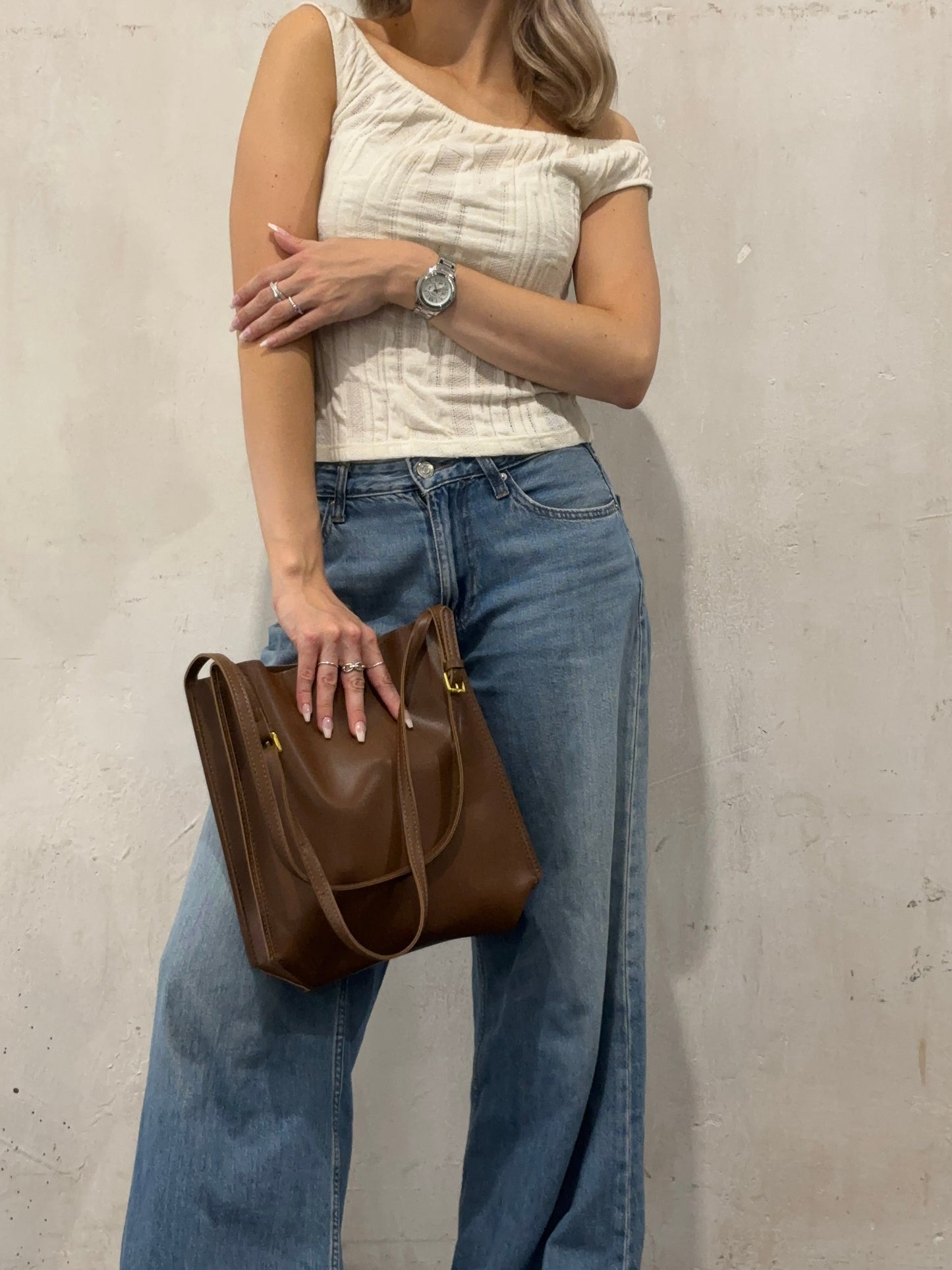 Gracefully Styled Bag for Any Occasion