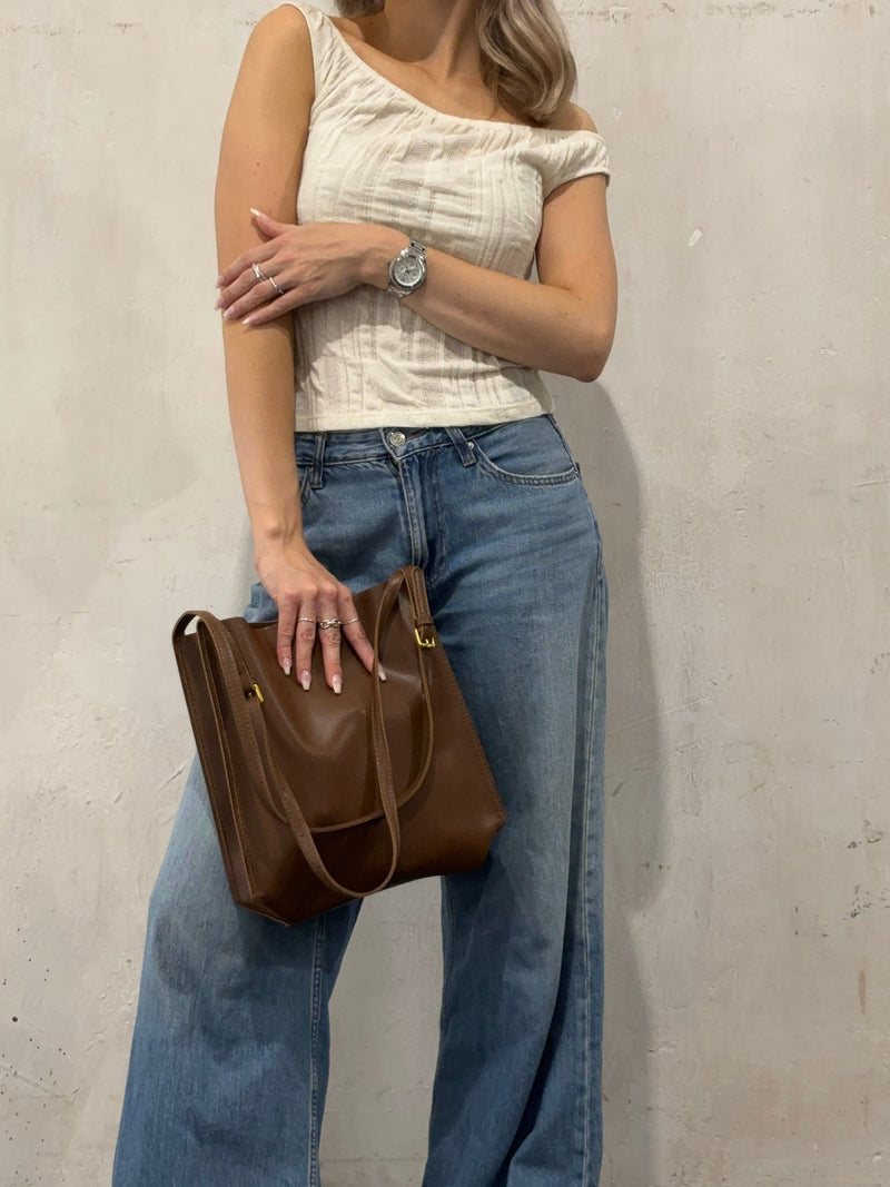 Gracefully Styled Bag for Any Occasion