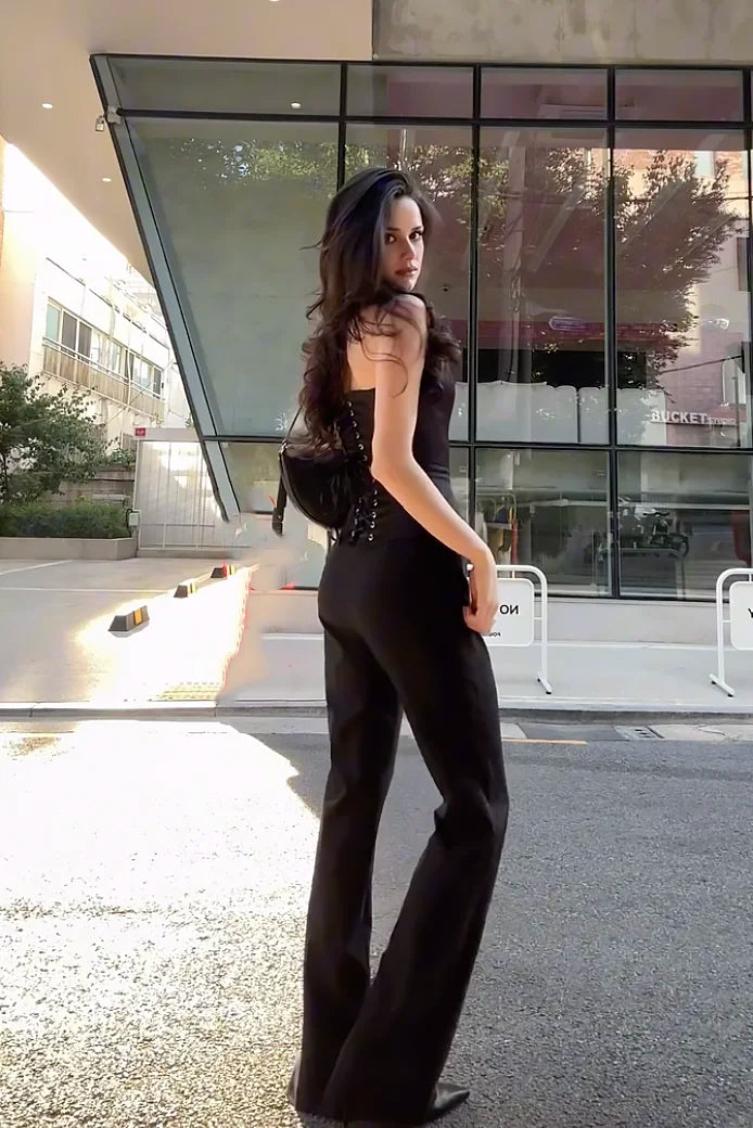 Effortlessly Elegant Pants with a Timeless Design