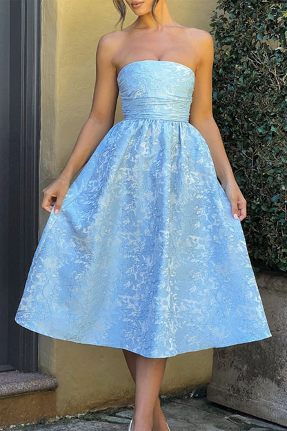 Well Tailored Dress with a Graceful Silhouette