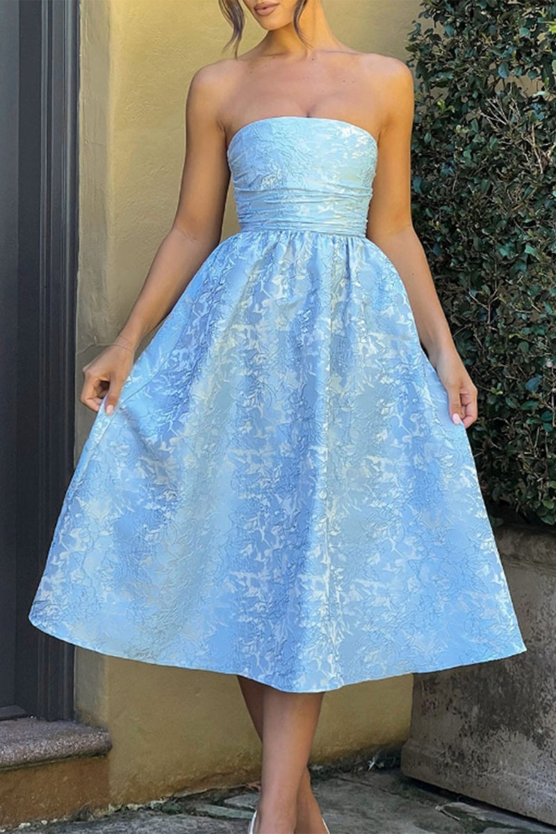 Well Tailored Dress with a Graceful Silhouette