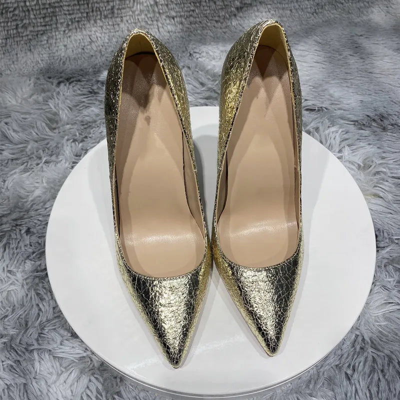 Effortlessly Elegant Shoes with a Timeless Design