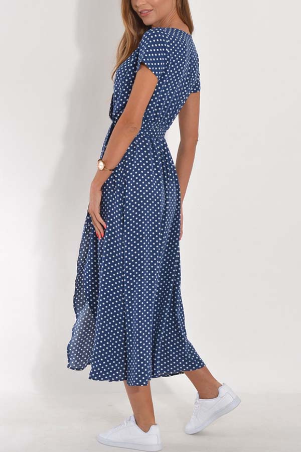 Gracefully Styled Garment for Any Occasion