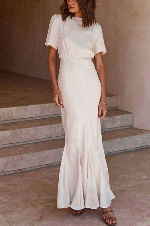 Beautifully Finished Dress in a Timeless Design