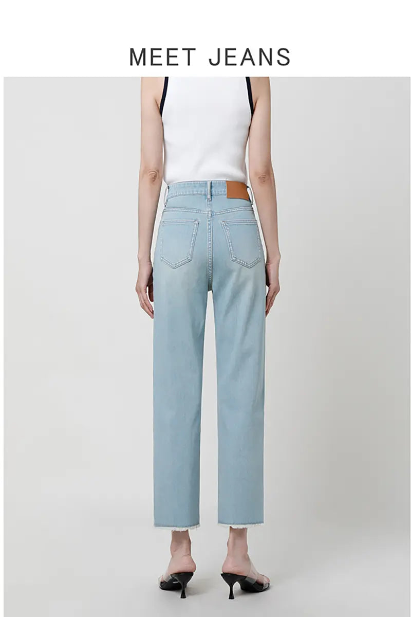 Effortlessly Elegant Garment with a Timeless Design