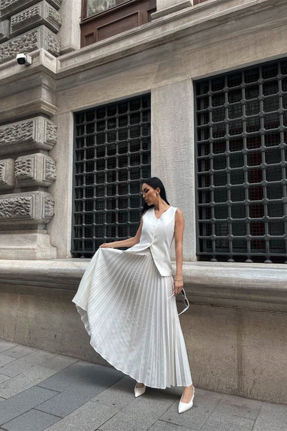 Classic Vintage Garment with a Flattering Fit