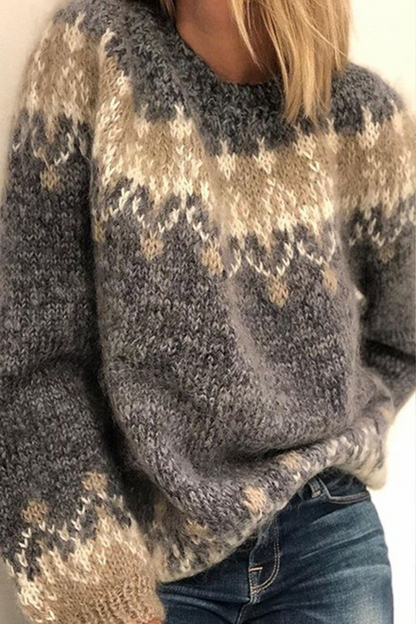 Effortlessly Elegant Sweater with a Timeless Design