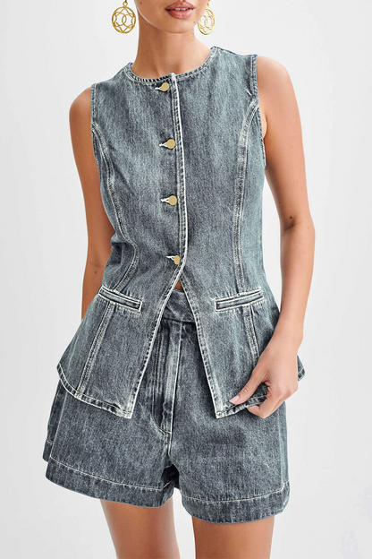 Beautifully Finished Garment in a Timeless Design