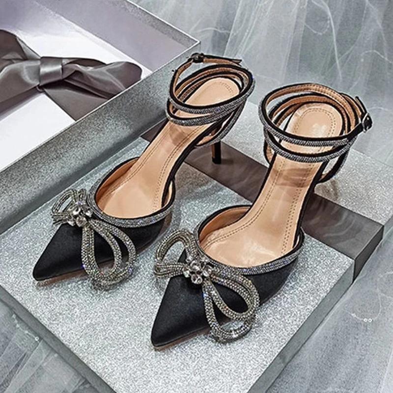 Classic Vintage Heels with a Flattering Fit