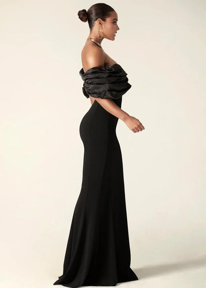 Effortlessly Elegant Garment with a Timeless Design