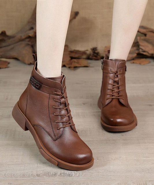 Well Tailored Boots with a Graceful Silhouette