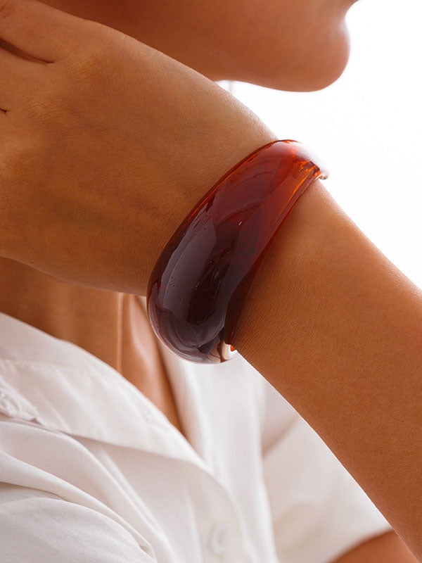 Sophisticated Garment with a Clean Classic Look