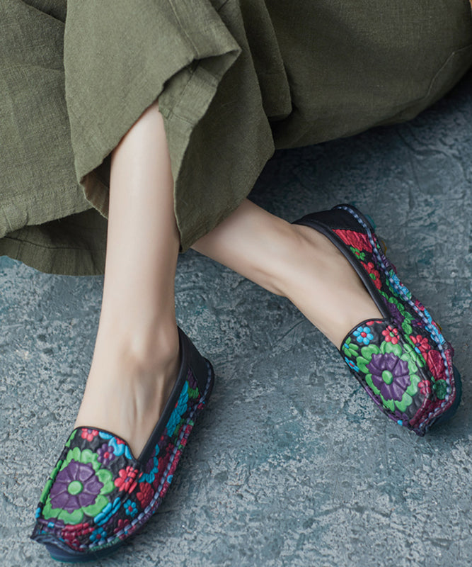 Effortlessly Elegant Shoes with a Timeless Design