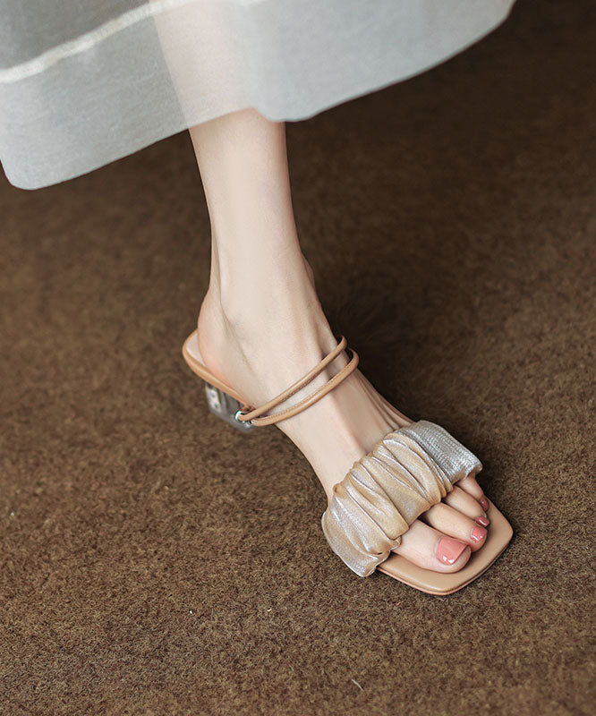 Well Tailored Sandals with a Graceful Silhouette