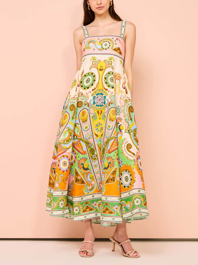 Classic Vintage Dress with a Flattering Fit