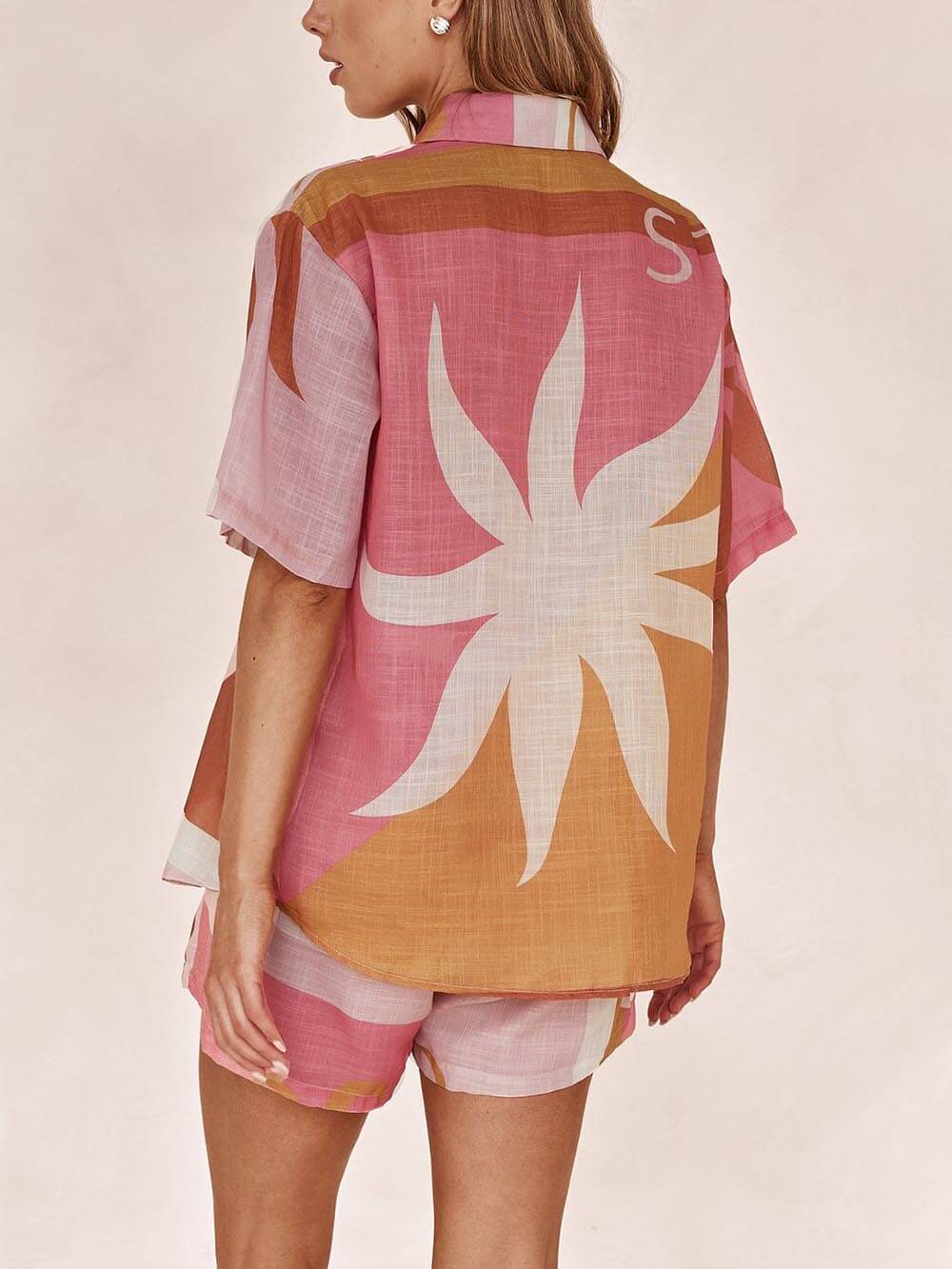 Elegantly Styled Shirt for Everyday Wear