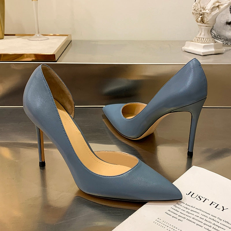 Well Tailored Heels with a Graceful Silhouette