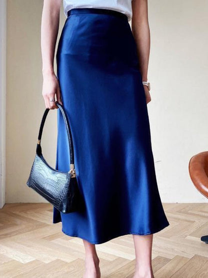 Effortlessly Elegant Garment with a Timeless Design