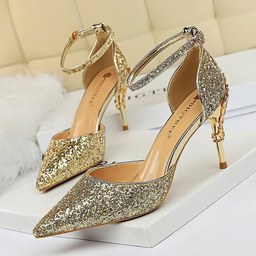 Gracefully Styled Garment for Any Occasion