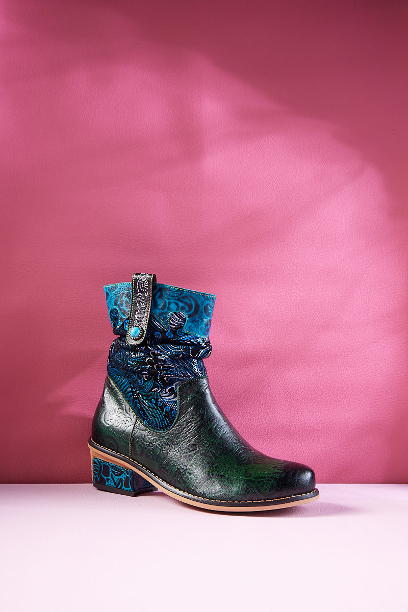 Elegantly Styled Boots for Everyday Wear