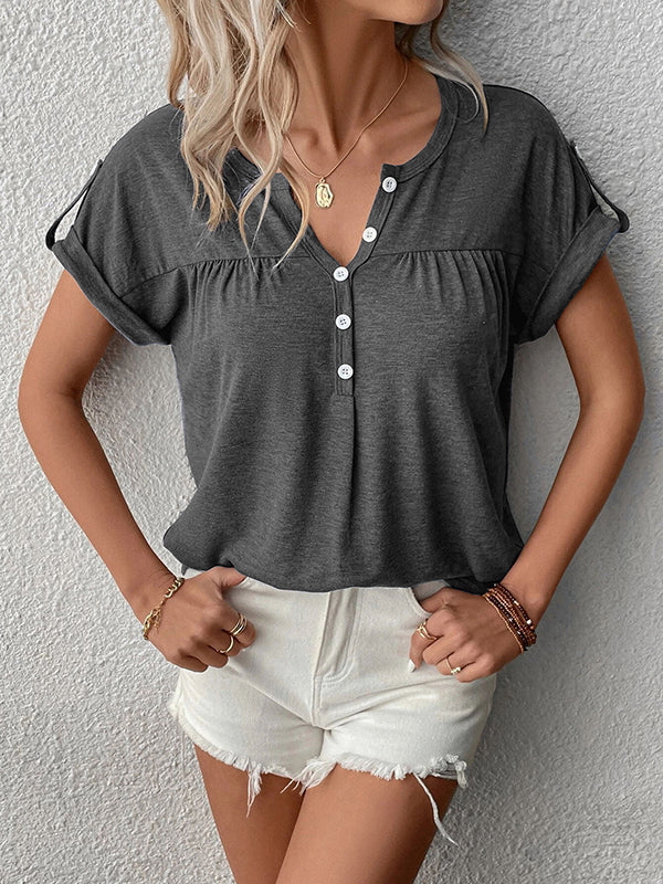 Effortlessly Elegant T-Shirt with a Timeless Design
