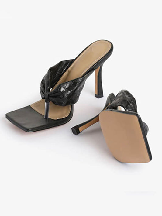 Classic Vintage Sandals with a Flattering Fit
