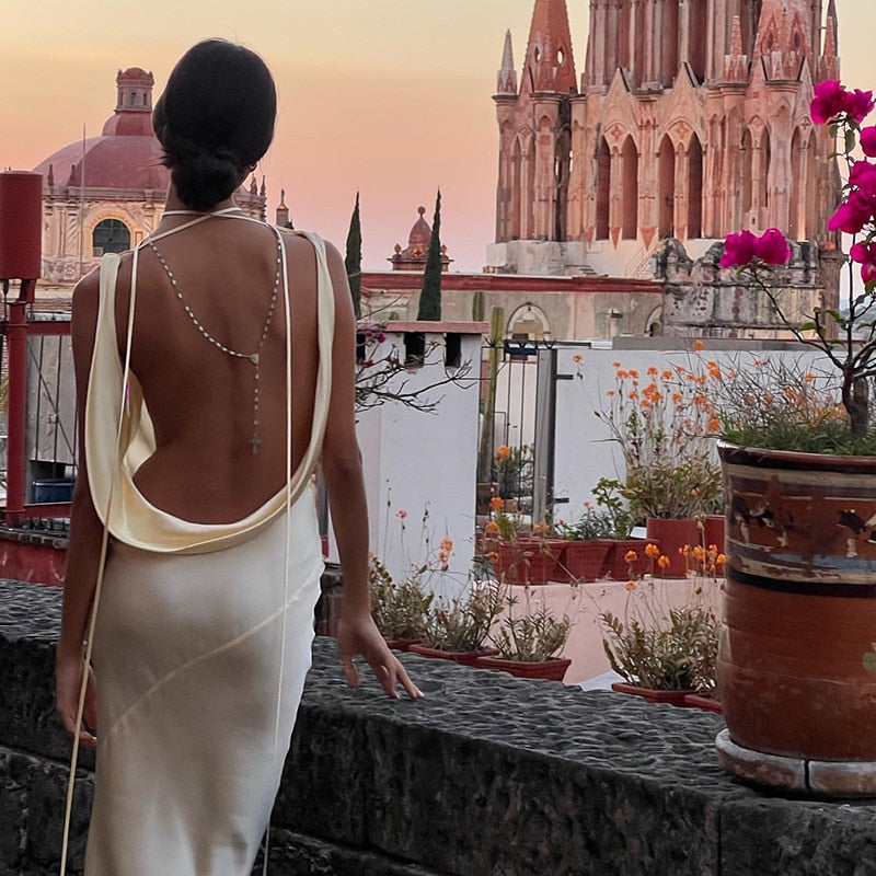 Beautifully Crafted Dress in a Classic Style