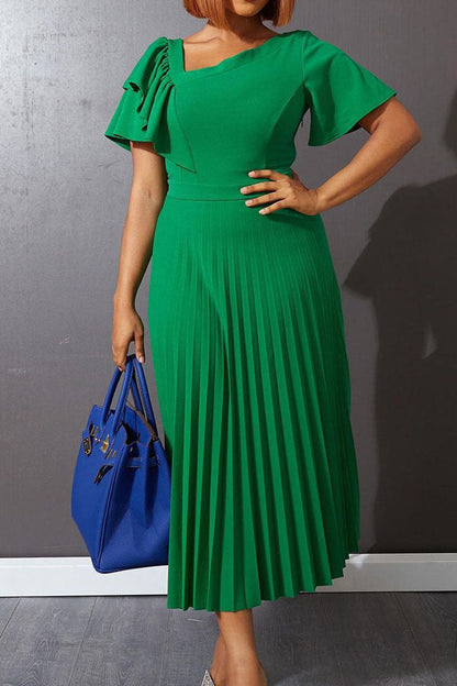 Well Tailored Dress with a Graceful Silhouette
