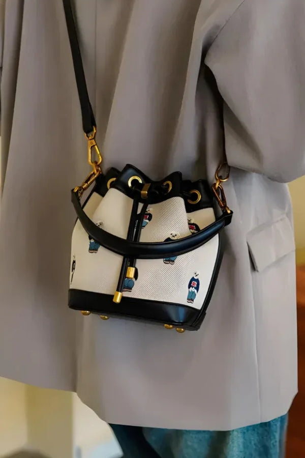 Gracefully Styled Bag for Any Occasion