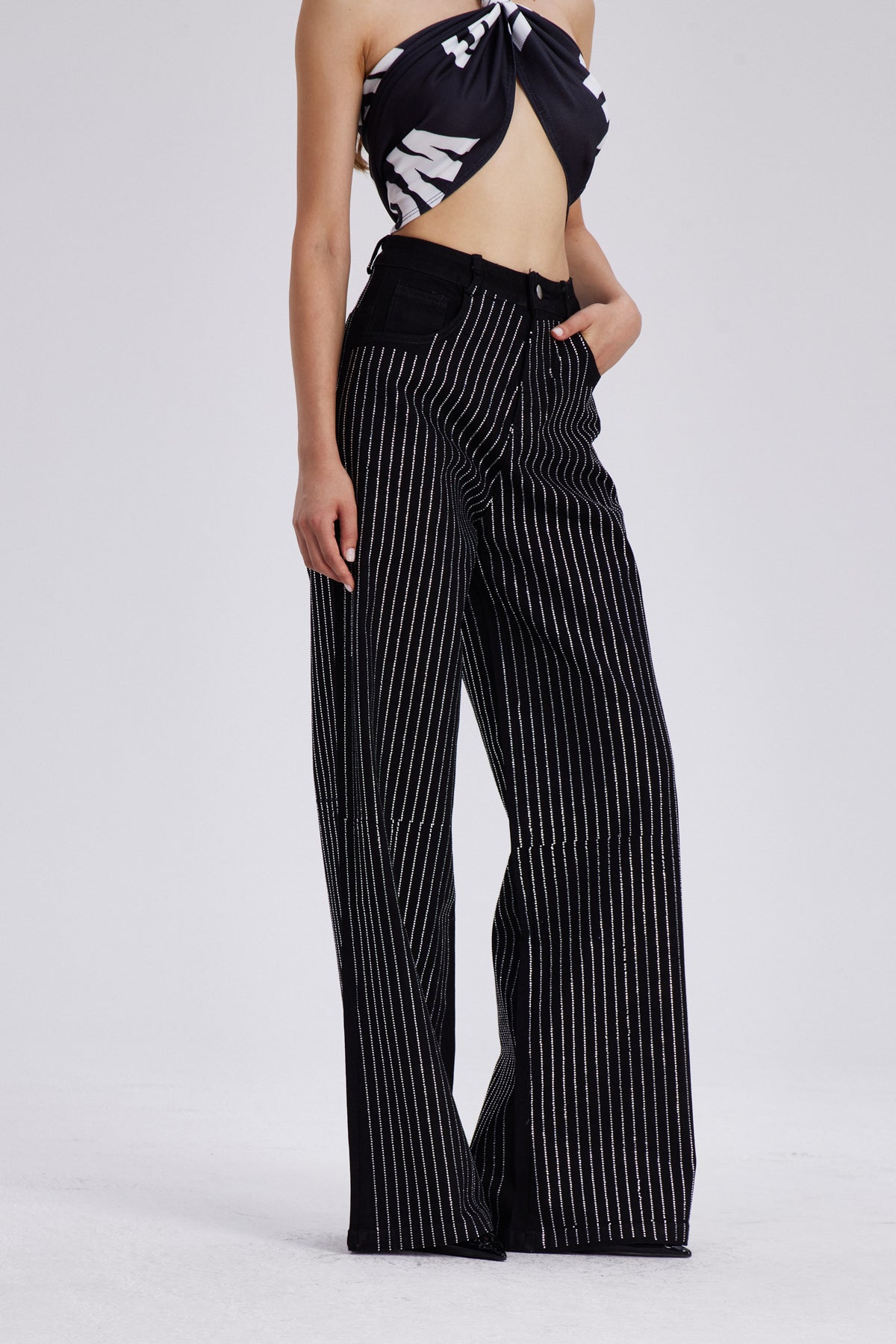 Effortlessly Elegant Garment with a Timeless Design