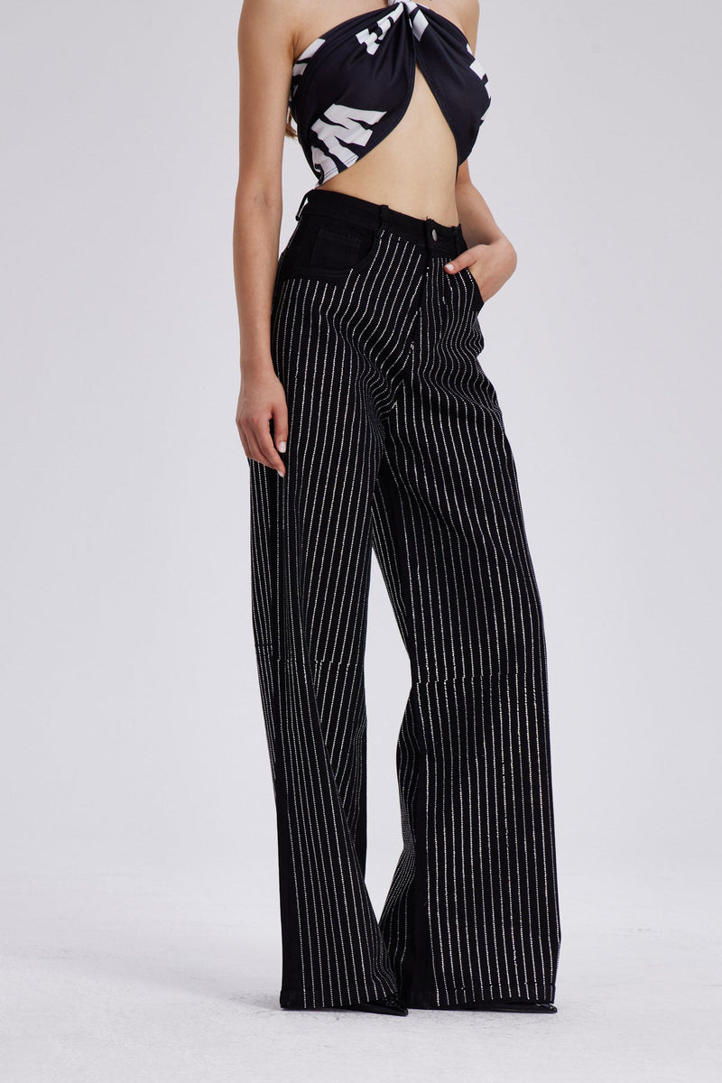 Effortlessly Elegant Garment with a Timeless Design