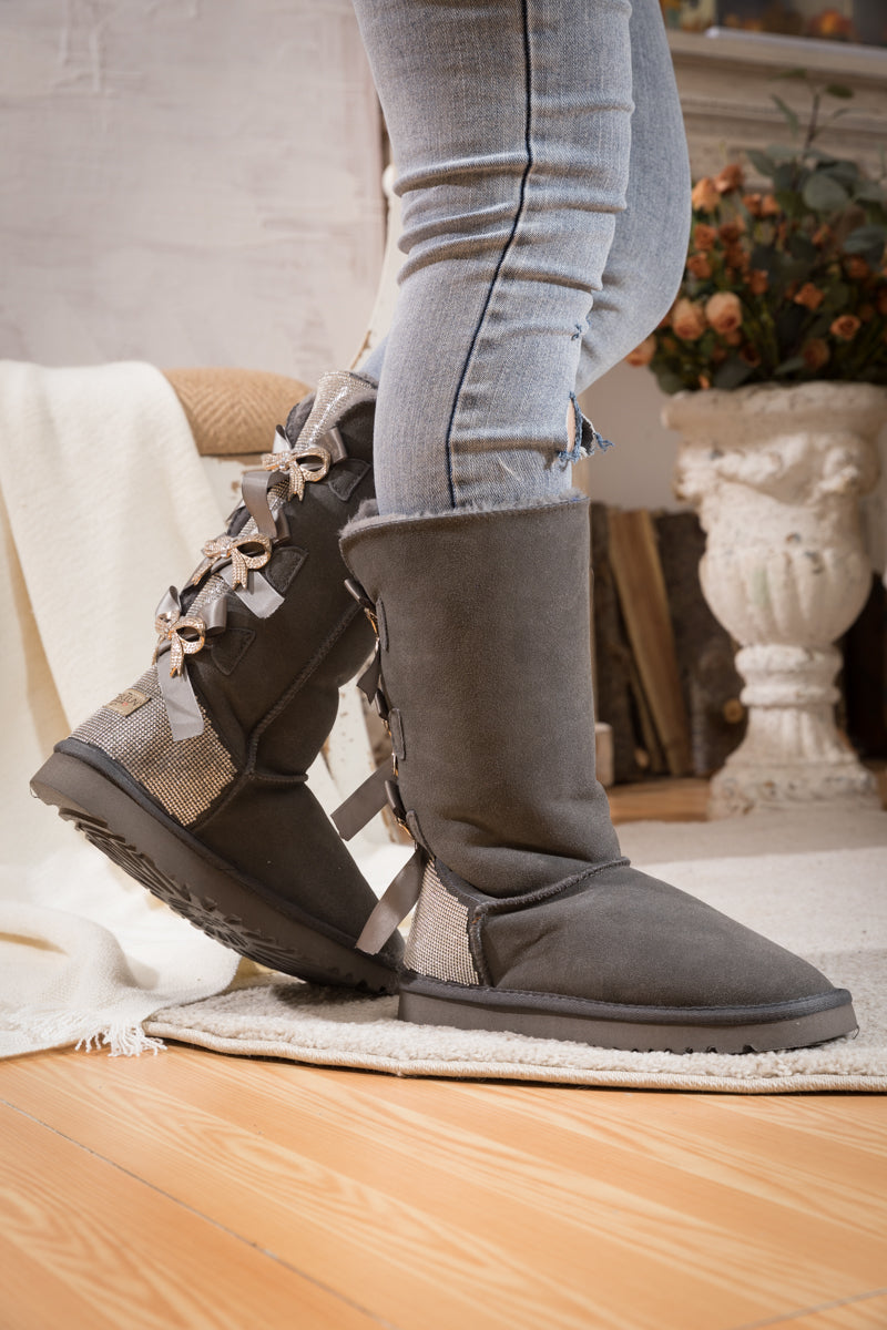 Polished Boots with an Effortless Classic Look