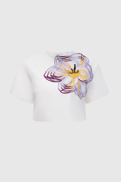 Effortlessly Elegant Garment with a Timeless Design