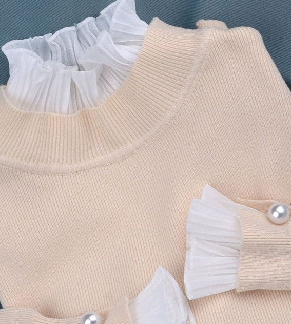 Effortlessly Elegant Sweater with a Timeless Design