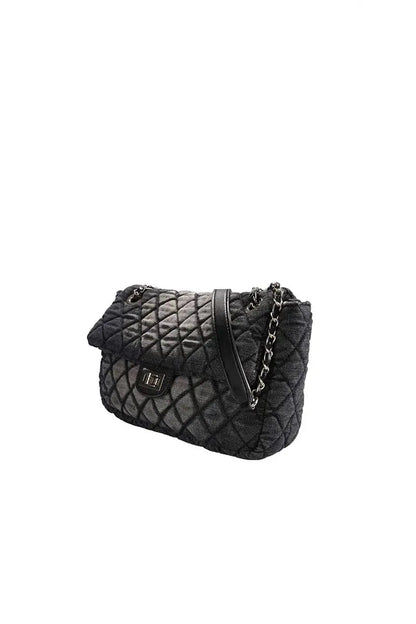 Well Tailored Bag with a Graceful Silhouette