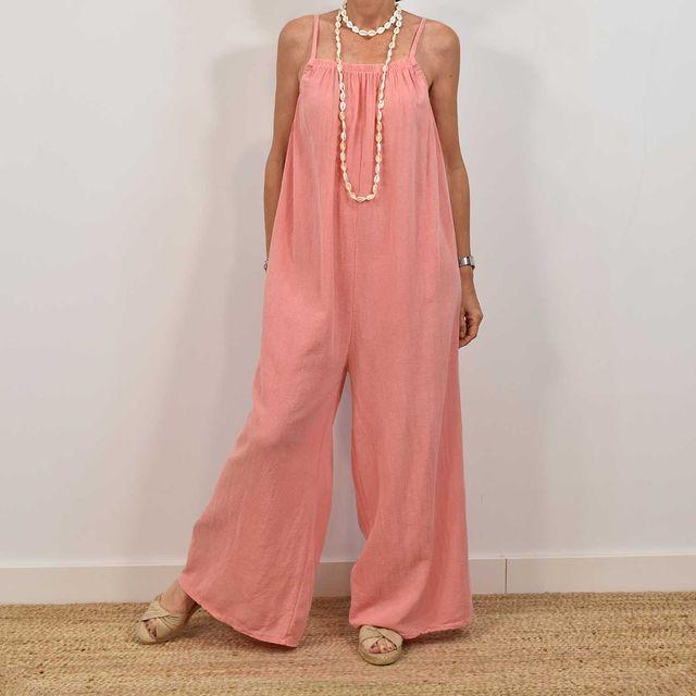 Well Tailored Garment with a Graceful Silhouette