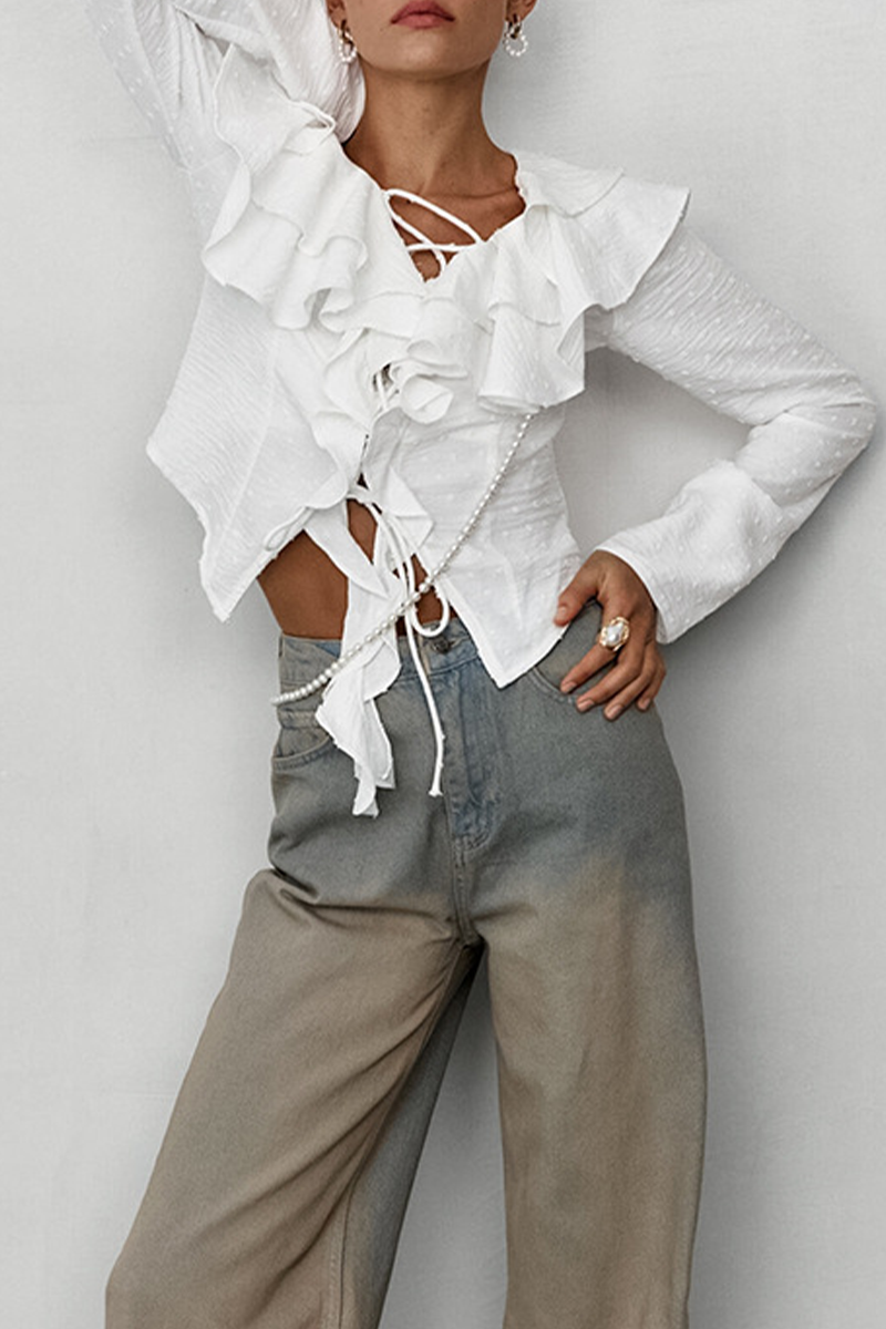 Sophisticated Blouse with a Clean Classic Look