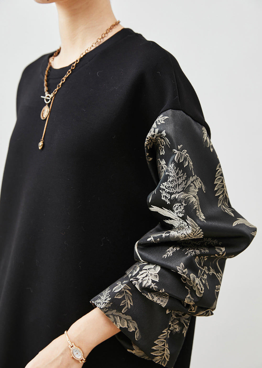 Beautifully Crafted Dress in a Classic Style
