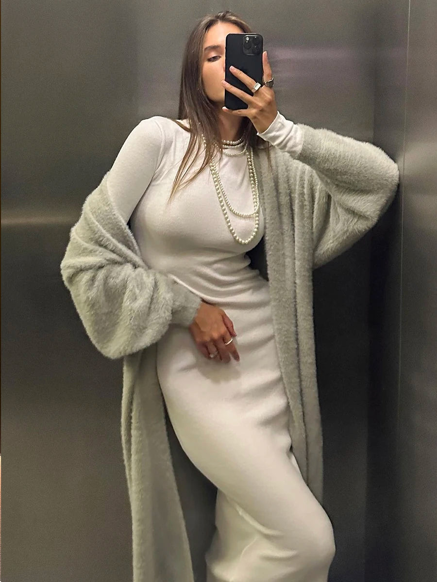 Classic Vintage Cardigan with a Flattering Fit