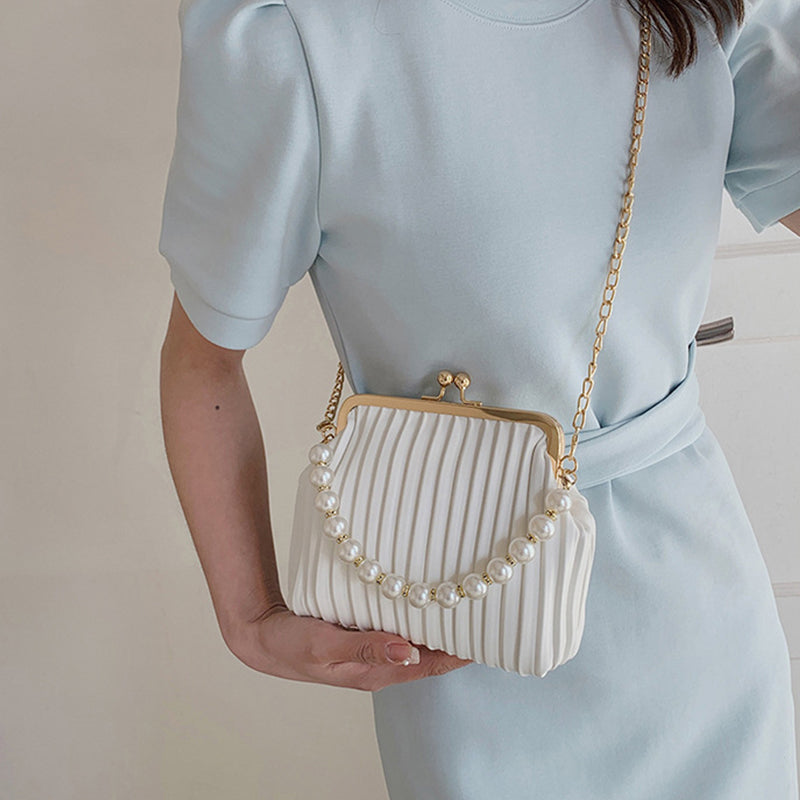Gracefully Styled Bag for Any Occasion