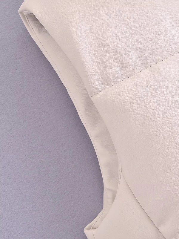 Effortlessly Elegant Garment with a Timeless Design