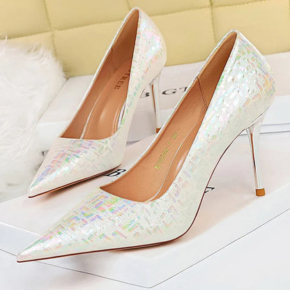 Well Tailored Heels with a Graceful Silhouette